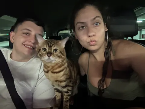 Evelina Sandu cu animale de companie 2